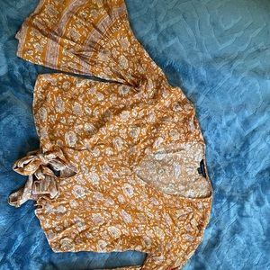 American eagle bell sleeve shirt